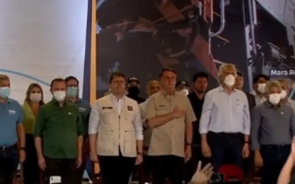 O presidente Jair Bolsonaro participou na sexta-feira (17) do lançamento das obras da Ferrovia de Integração Centro-Oeste (Fico), na GO-347