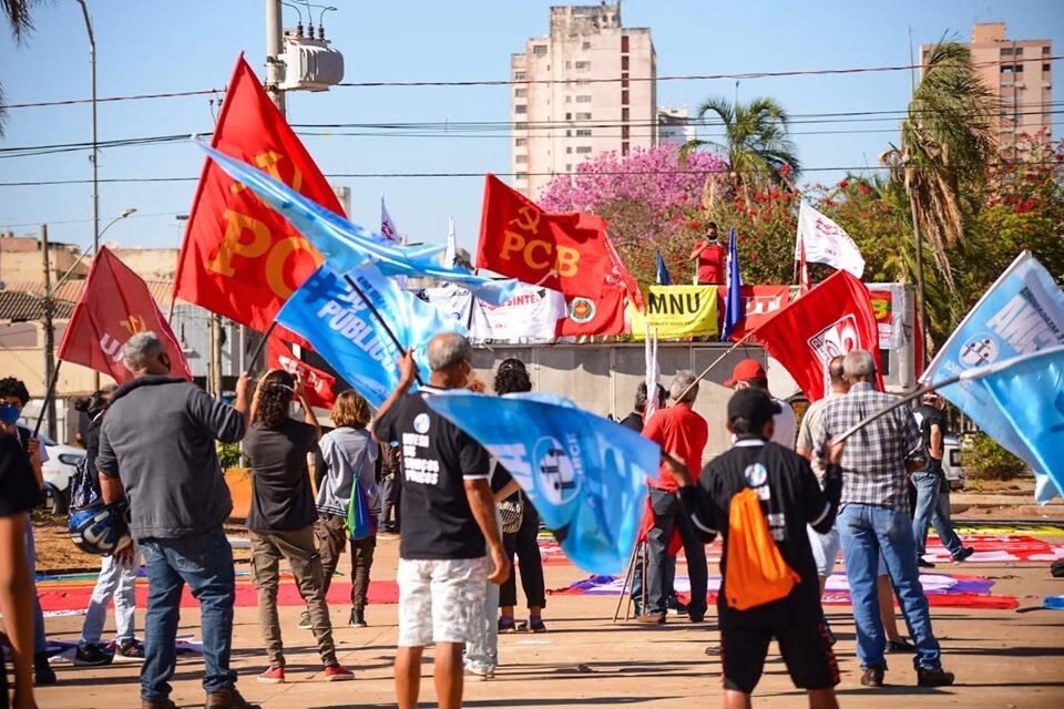 Goiânia recebe uma manifestação nacional contra Bolsonaro neste sábado (2). O evento ocorre a partir das 8h, na Praça do Trabalhador.