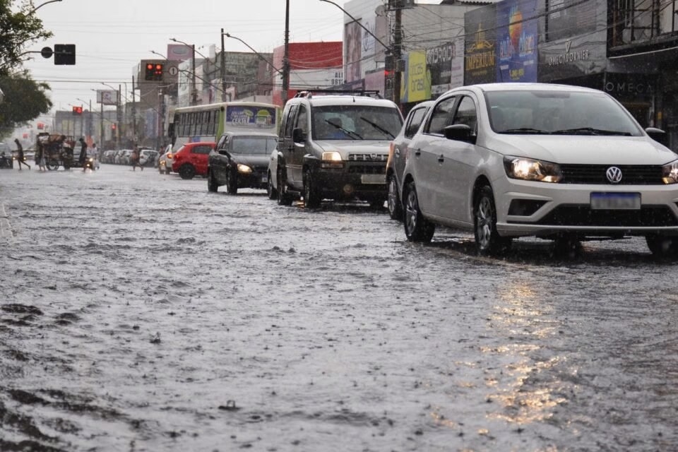 A metereologia prevê chuva em Goiânia e pelo menos outros 14 municípios de Goiás neste final de semana.