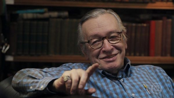 Morre o escritor de direita Olavo de Carvalho