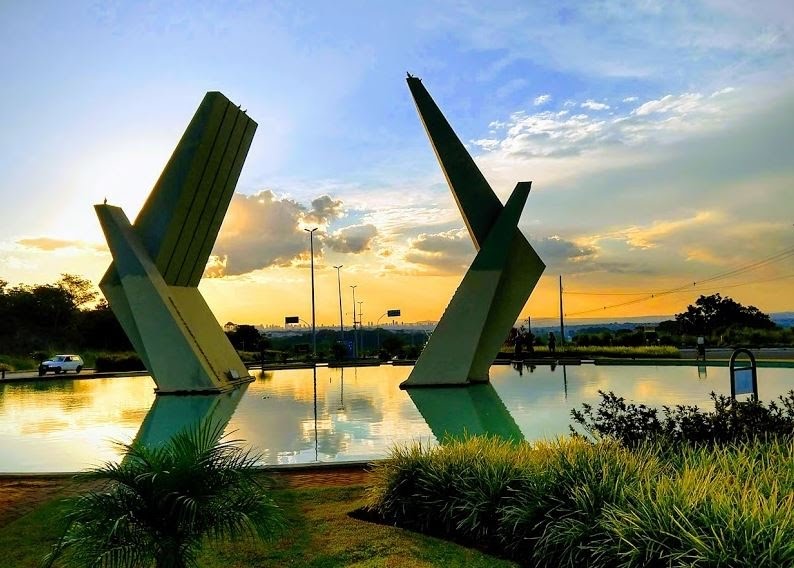 Monumento das mãozinhas. Foto: reprodução/instagram