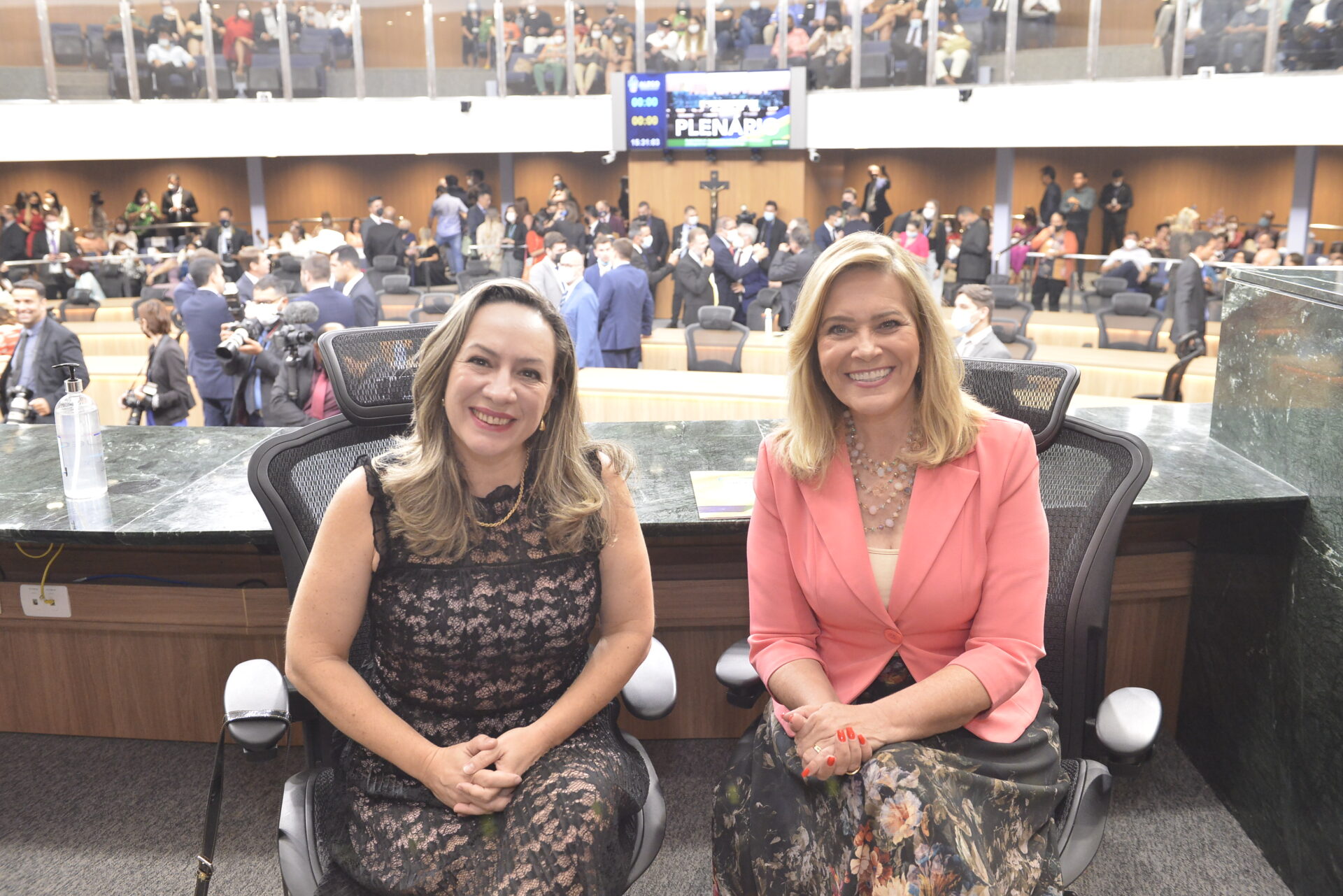 A Assembleia Legislativa de Goiás, por iniciativa das deputadas Lêda Borges (PSDB) e Adriana Accorsi (PT), prestou homenagem a mulheres fortes e que se destacam em suas diversas áreas de atuação