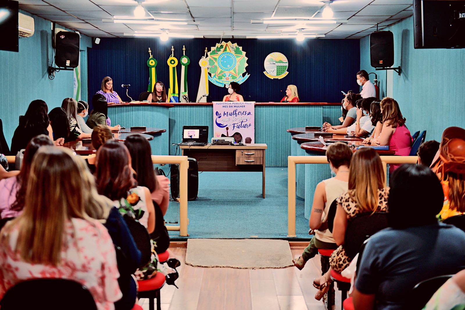 Secretárias municipais e empresárias de Senador Canedo participaram, na quinta-feira (17), da audiência pública ‘Mulheres que semeiam o futuro’.