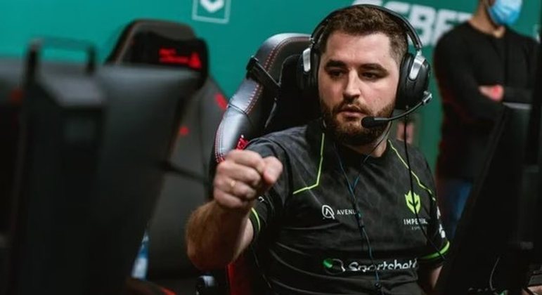 No primeiro mapa, na Overpass, a Imperial venceu a Cloud9, com muito emoção, por 25 a 23. 