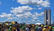 Bolsonaro participa de manifestação a favor do governo em Brasília