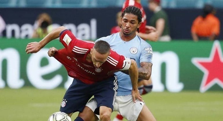 Douglas Luiz - Preço: 12 milhões de euros ( aproximadamente R$64,8 milhões)