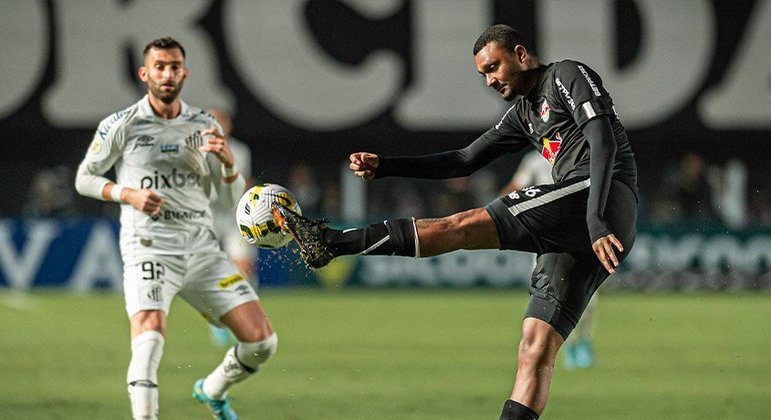 Red Bull Bragantino - Lucas Evangelista comandou todas as ações da equipe e foi um dos destaques do jogo. Já o atacante Arthur pouco apareceu e ficou devendo.