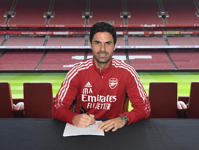 Arteta assina contrato até 2025. Ninguém na Inglaterra cogitava Tite. Boato nasceu e morreu na CBF