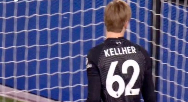 Gafes em camisas: no Liverpool, o goleiro Kelleher virou Kellher.