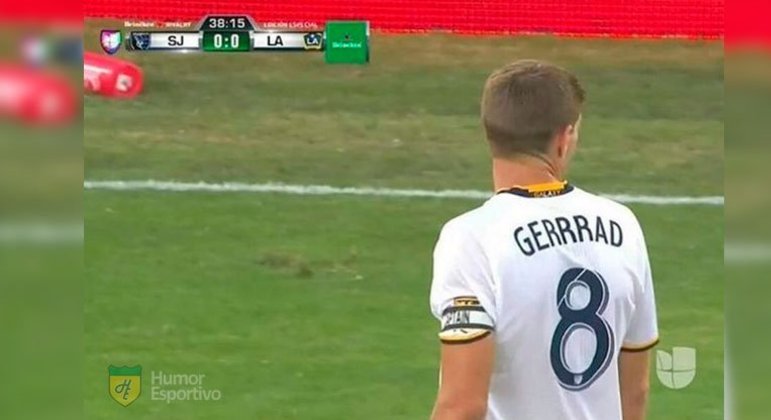 Gafes em camisas de jogadores: Gerrard virou Gerrrad.