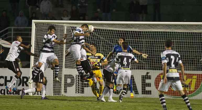 A estreia de Cássio pelo Corinthians aconteceu no dia 28 de março de 2012, em um jogo contra o XV de Piracicaba, no estádio do Pacaembu. O jogo, que aconteceu na noite de uma quarta-feira, acabou com vitória corintiana por 1 a 0, gol marcado pelo lateral Ramon, no fim do primeiro tempo. Mesmo com boa atuação, o gigante só assumiria a titularidade no Timão alguns meses depois. 