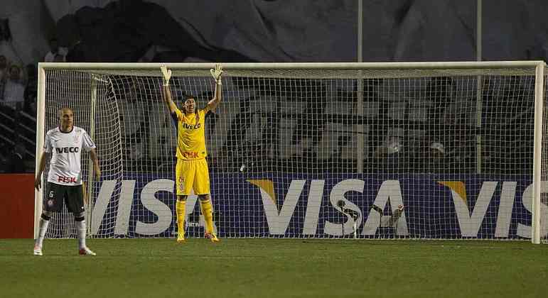 Cássio não teve grande destaque individual nos jogos finais da Libertadores, contra o Boca Juniors, da Argentina, diferentemente do que viria a acontecer no Mundial de Clubes, mas, ainda assim, foi o titular durante toda parte mata-mata da conquista que libertou os corintianos, que nunca haviam conquistado a competição continental. 