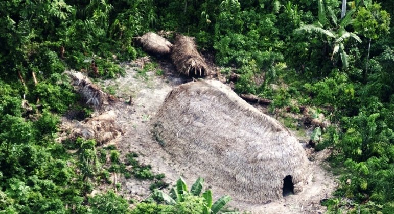 Índios isolados na Terra Indígena Vale do Javari