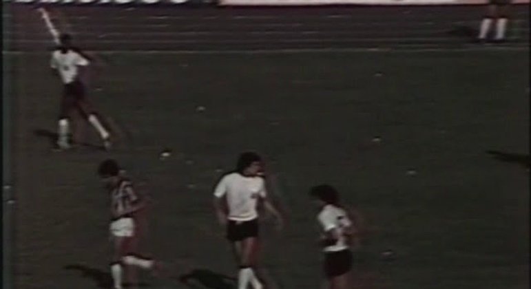 1978 – O Santos foi campeão Paulista de 1978, na primeira geração dos Meninos da Vila e primeira temporada sem o Rei Pelé. Mas antes o Corinthians havia vencido o Peixe na final do primeiro turno, com Palhinha marcando o gol da vitória por 1 a 0, no estádio do Morumbi, aos 40 minutos do segundo tempo. 