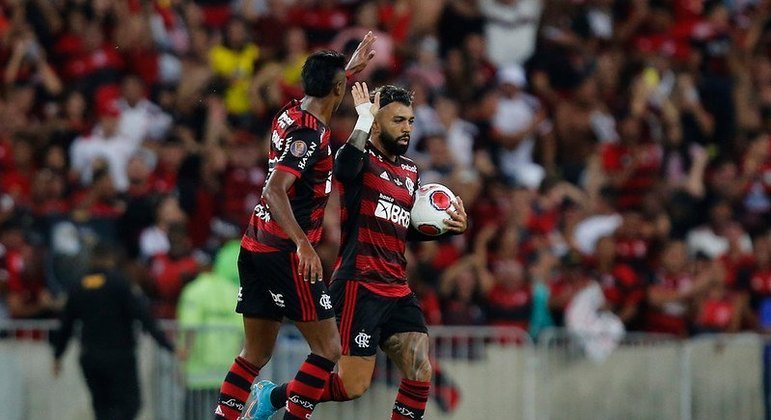 Gabigol - O camisa 9 fez um 2019 histórico e, então, o clube da Gávea desembolsou R$ 96,9 milhões para comprar em definitivo o atacante da Inter de Milão, da Itália.