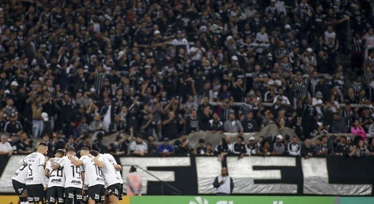 2º lugar: Corinthians - porcentagem de brasileiros que declararam torcida ao Corinthians em 2018: 15,8% - porcentagem de brasileiros que declararam torcida ao Corinthians em 2020: 18,7% - porcentagem de brasileiros que declararam torcida ao Corinthians em 2022: 18,0% - Média entre 1993 até 2022 - 13,4%