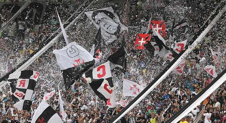 6º lugar: Vasco - porcentagem de brasileiros que declararam torcida ao Vasco em 2018: 5,9% - porcentagem de brasileiros que declararam torcida ao Vasco em 2020: 5,0% - porcentagem de brasileiros que declararam torcida ao Vasco em 2022: 4,1% - Média entre 1993 até 2022 - 4,8%