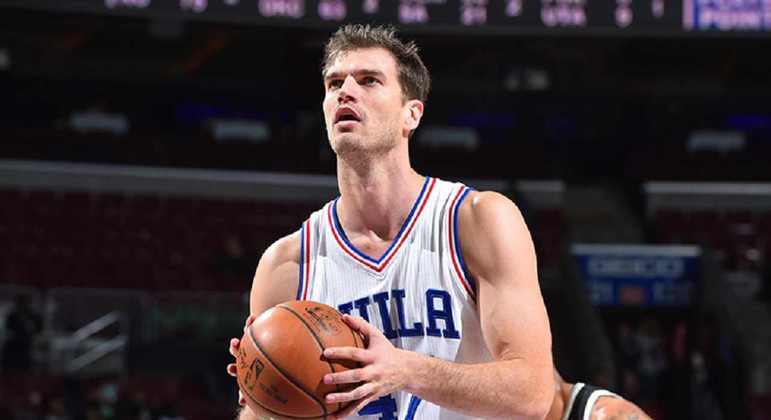 Tiago Splitter: Draft de 2007 - 28ª escolha / Time: San Antonio Spurs, primeiro brasileiro campeão da NBA