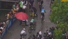 Ciclista atropela a própria esposa após cruzar linha de chegada