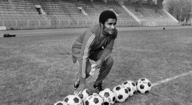 Um dos grandes craques da história da seleção portuguesa, Eusébio jamais venceu um título com a camisa de seu país. Mesmo com a liderança técnica do jogador, que atuou na seleção de 1961 a 1973, Portugal não levantou taças. 