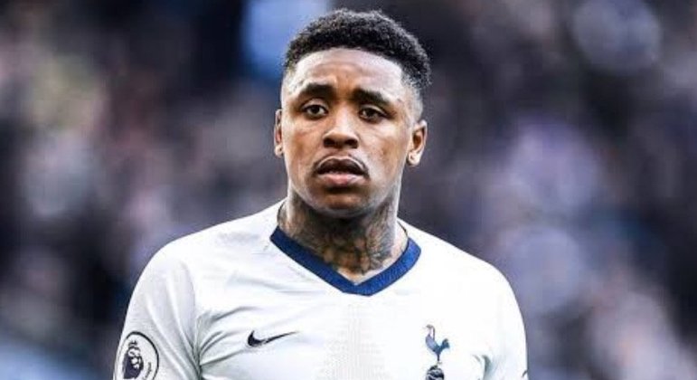 ESQUENTOU - Segundo o jornalista italiano Fabrizio Romano, Steven Bergwijn está com tudo pronto para acertar sua transferência para o Ajax. O Tottenham vai liberar o jogador por 30 milhões de euros.