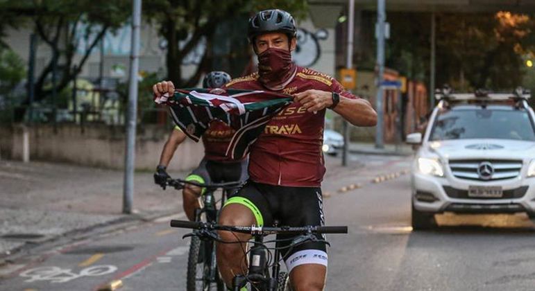 Porém, o “bom filho” retornou às Laranjeiras. Durante a pandemia da Covid-19, o ídolo foi anunciado e recebeu o carinho da torcida, que nunca deixou de pedir a sua volta. O camisa 9, que também é ciclista nas horas vagas, decidiu fazer o trajeto Belo Horizonte-Rio de Janeiro de bicicleta em um tour solidário. Mais de 4 mil cestas básicas foram arrecadadas pela iniciativa e doadas para pessoas em vulnerabilidade social.