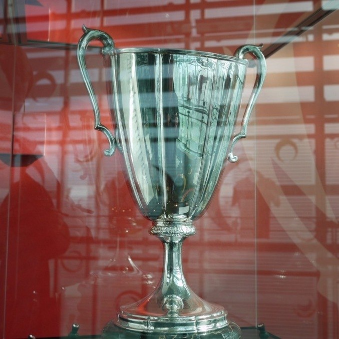 A taça da Copa das Copas