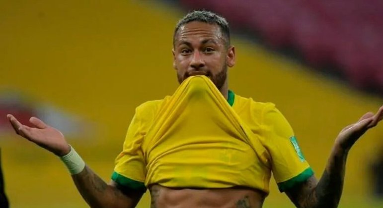 Com aval do PSG, Neymar passou dezembro de 2021 no Brasil tratando de lesão no tornozelo e só retornou à Paris após o ano novo. O período fora da França não pegou bem entre torcedores e imprensa