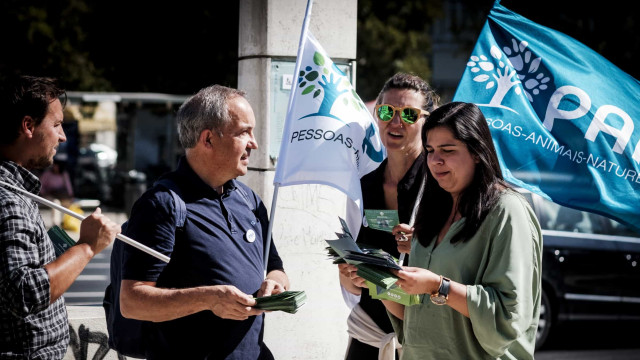 Cabo-verdianos usam mais os cartões e levantam quantias menores