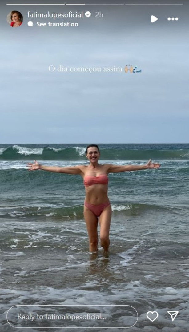 Fátima Lopes deu as boas-vindas aos 55 anos... com um mergulho