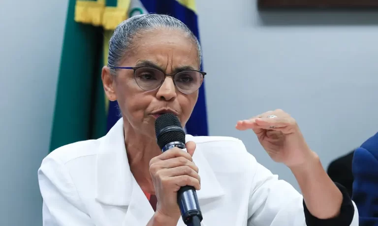 Marina bate boca com bolsonaristas na Câmara e chama deputados de “ambientalistas de conveniência” e “capachos”